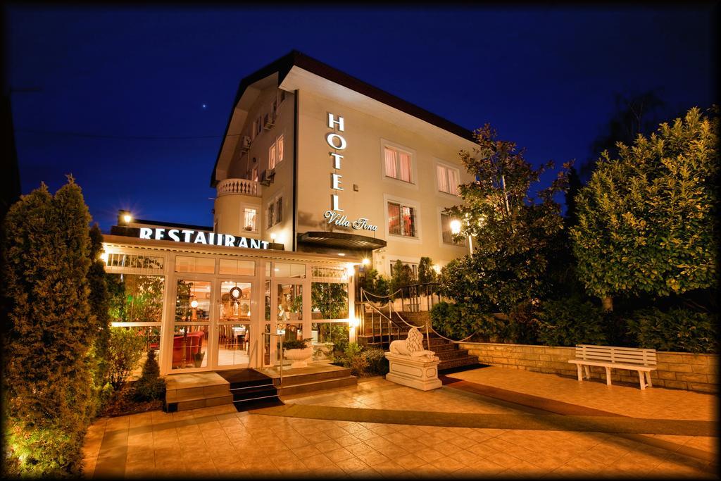 Hotel Vila Tina Zagreb Bagian luar foto