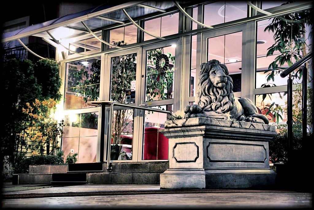 Hotel Vila Tina Zagreb Bagian luar foto