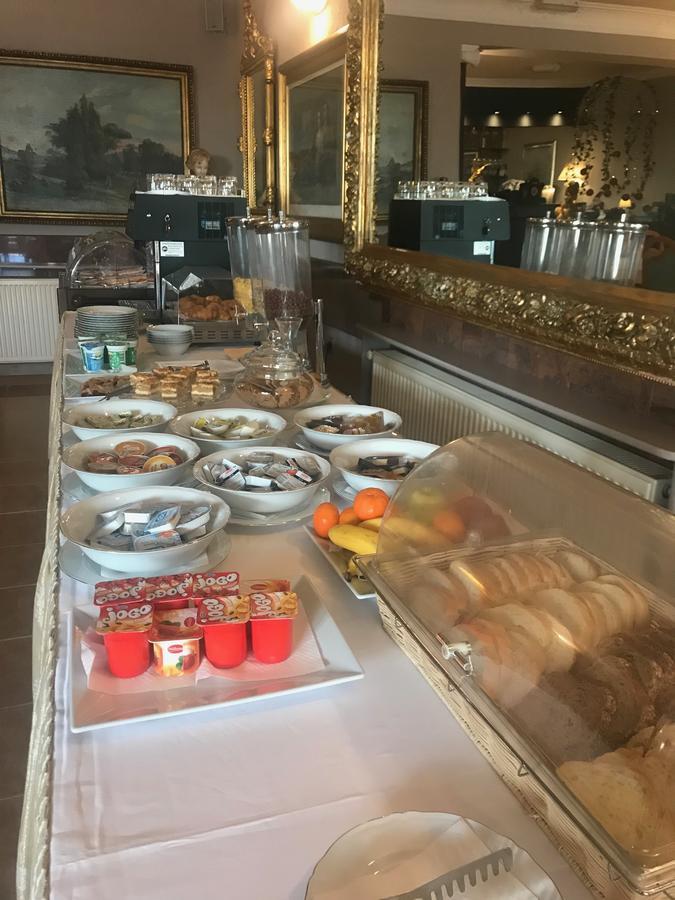 Hotel Vila Tina Zagreb Bagian luar foto