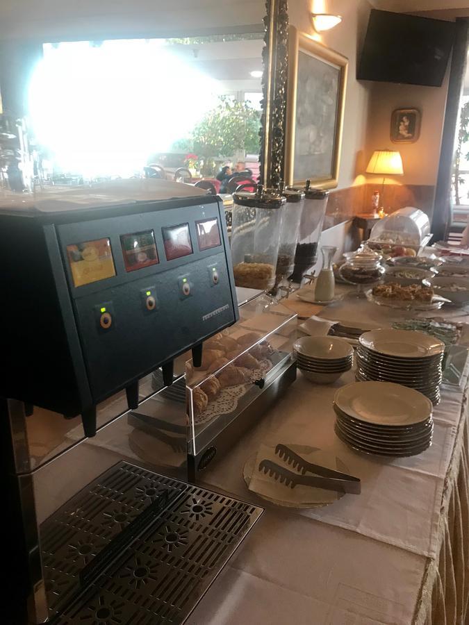 Hotel Vila Tina Zagreb Bagian luar foto