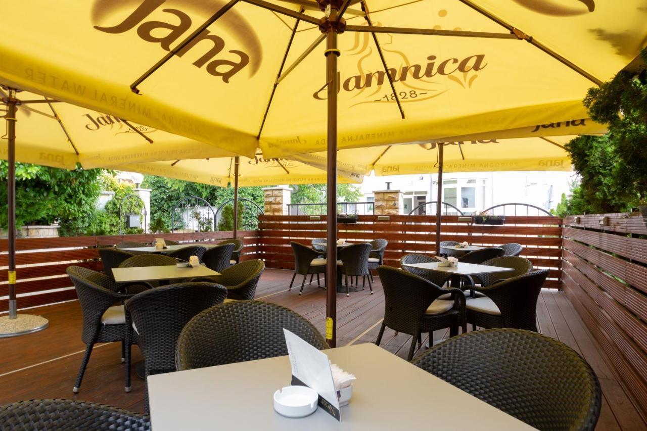 Hotel Vila Tina Zagreb Bagian luar foto