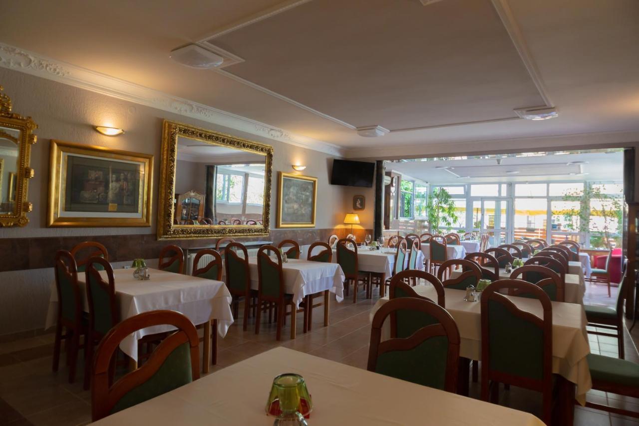 Hotel Vila Tina Zagreb Bagian luar foto
