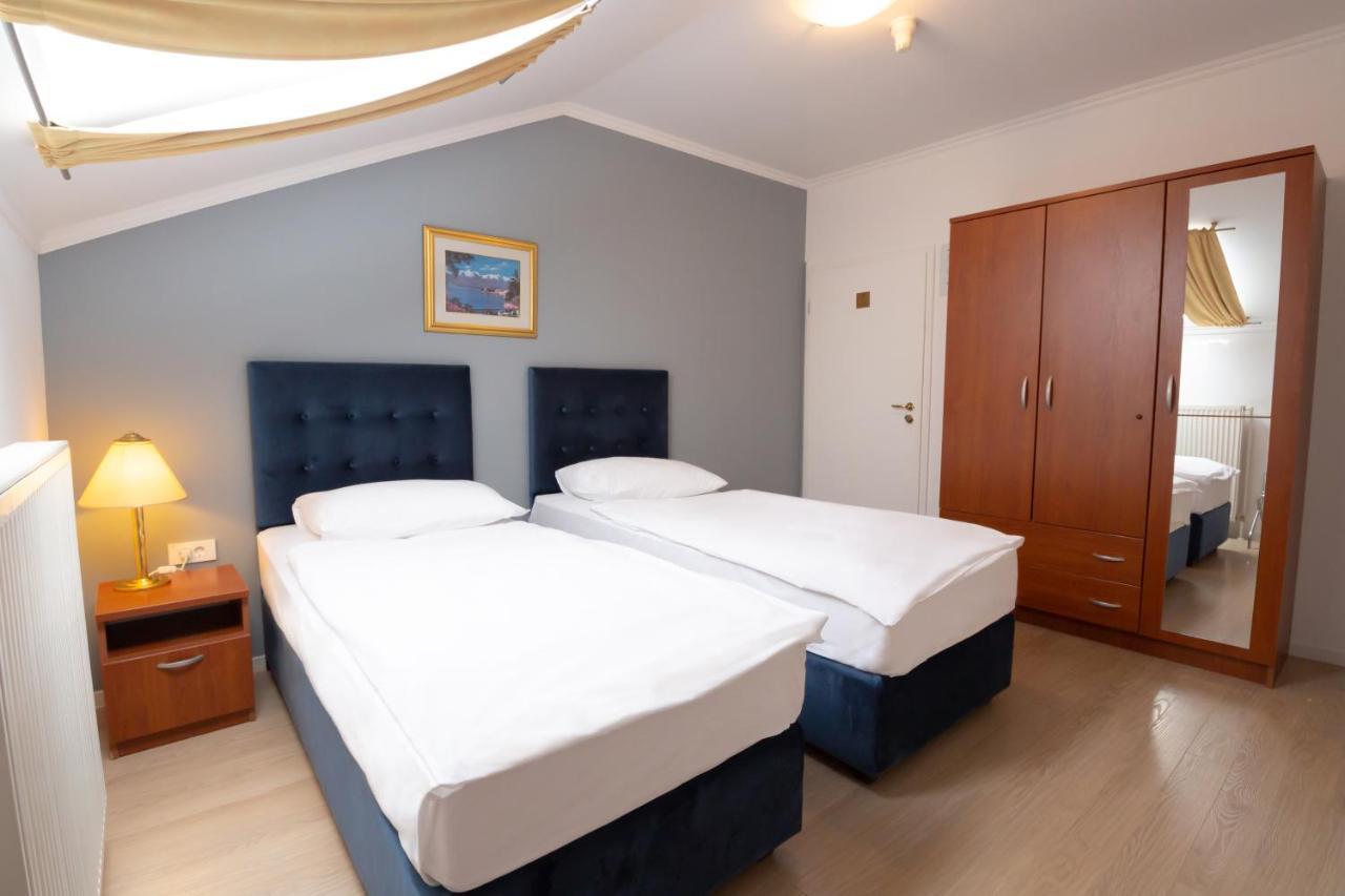 Hotel Vila Tina Zagreb Bagian luar foto