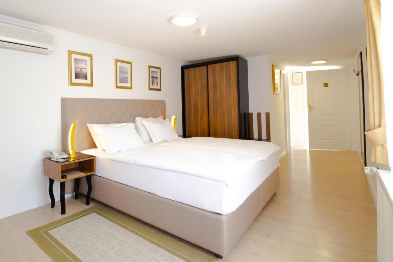 Hotel Vila Tina Zagreb Bagian luar foto